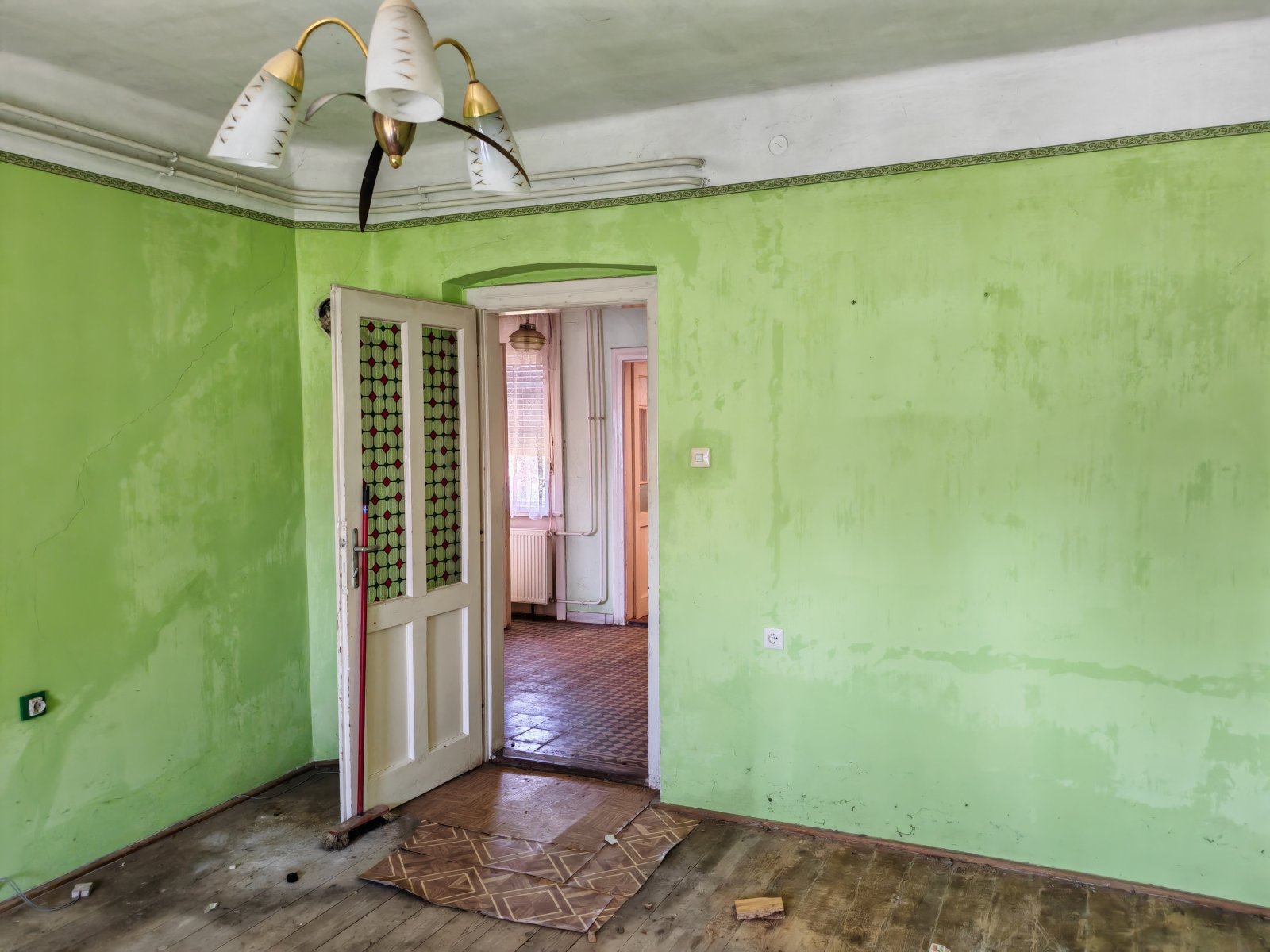 Großes Wohnhaus in netter Lage bietet ein enormes Potential (BCA) (CM197)