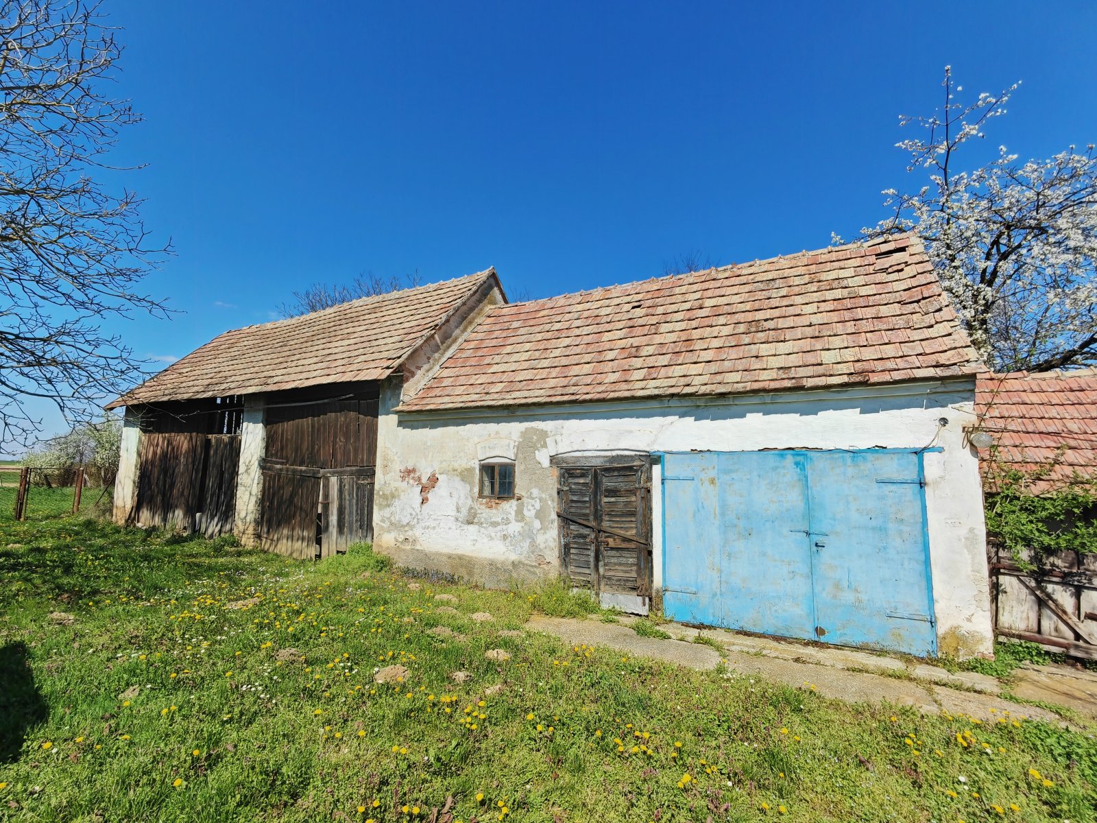 Großes Wohnhaus in netter Lage bietet ein enormes Potential (BCA) (CM197)