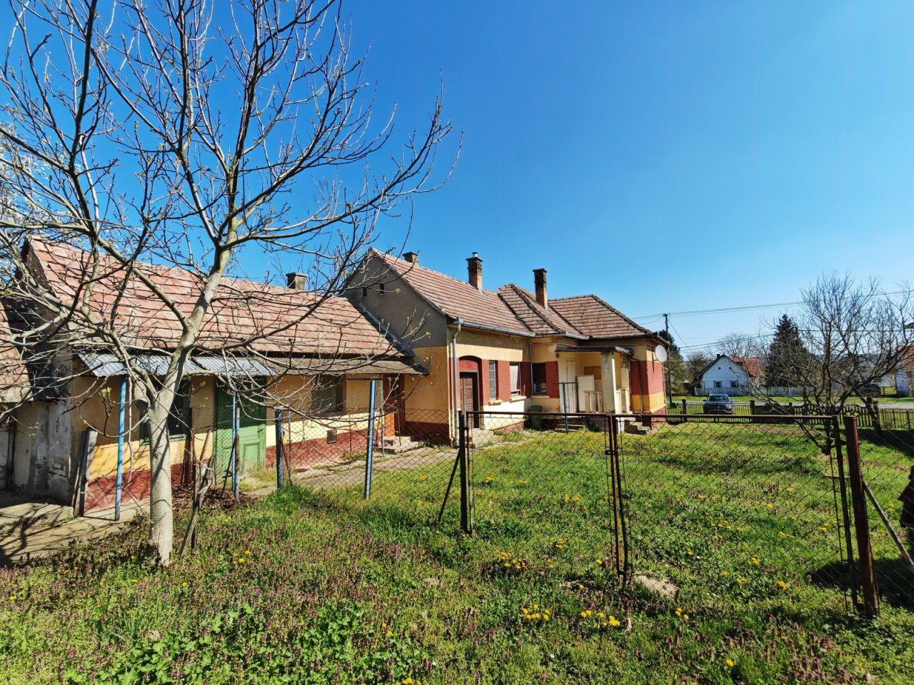 Großes Wohnhaus in netter Lage bietet ein enormes Potential (BCA) (CM197)