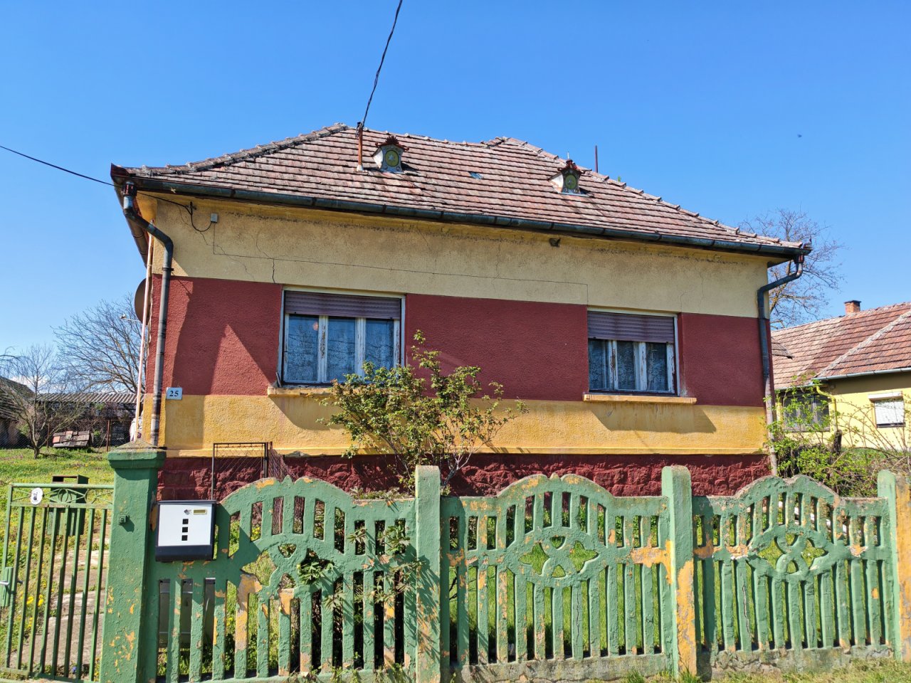 Großes Wohnhaus in netter Lage bietet ein enormes Potential (BCA) (CM197)
