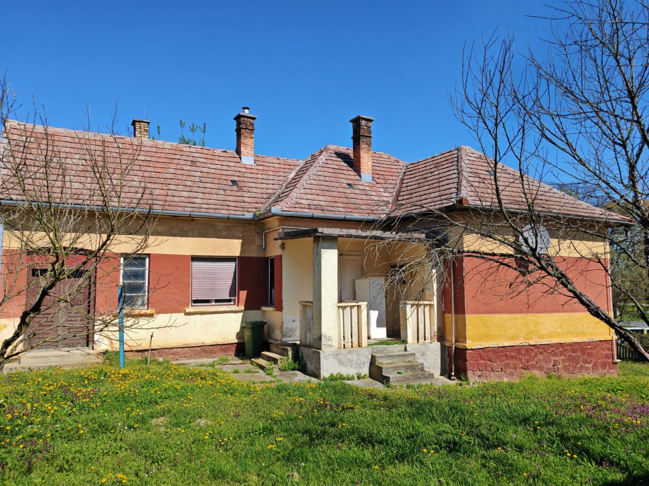 Großes Wohnhaus in netter Lage bietet ein enormes Potential (BCA) (CM197)
