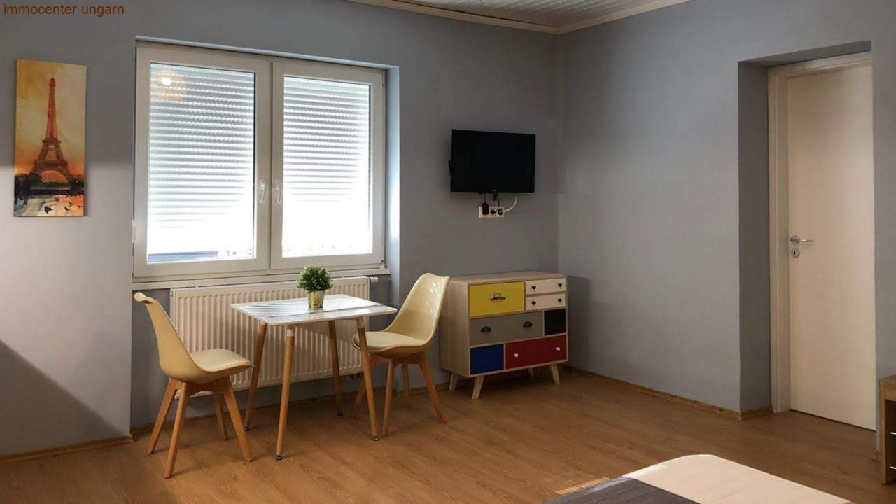 Renoviertes Mehrfamilienhaus mit 7 Wohneinheiten in Héviz (33092-2)