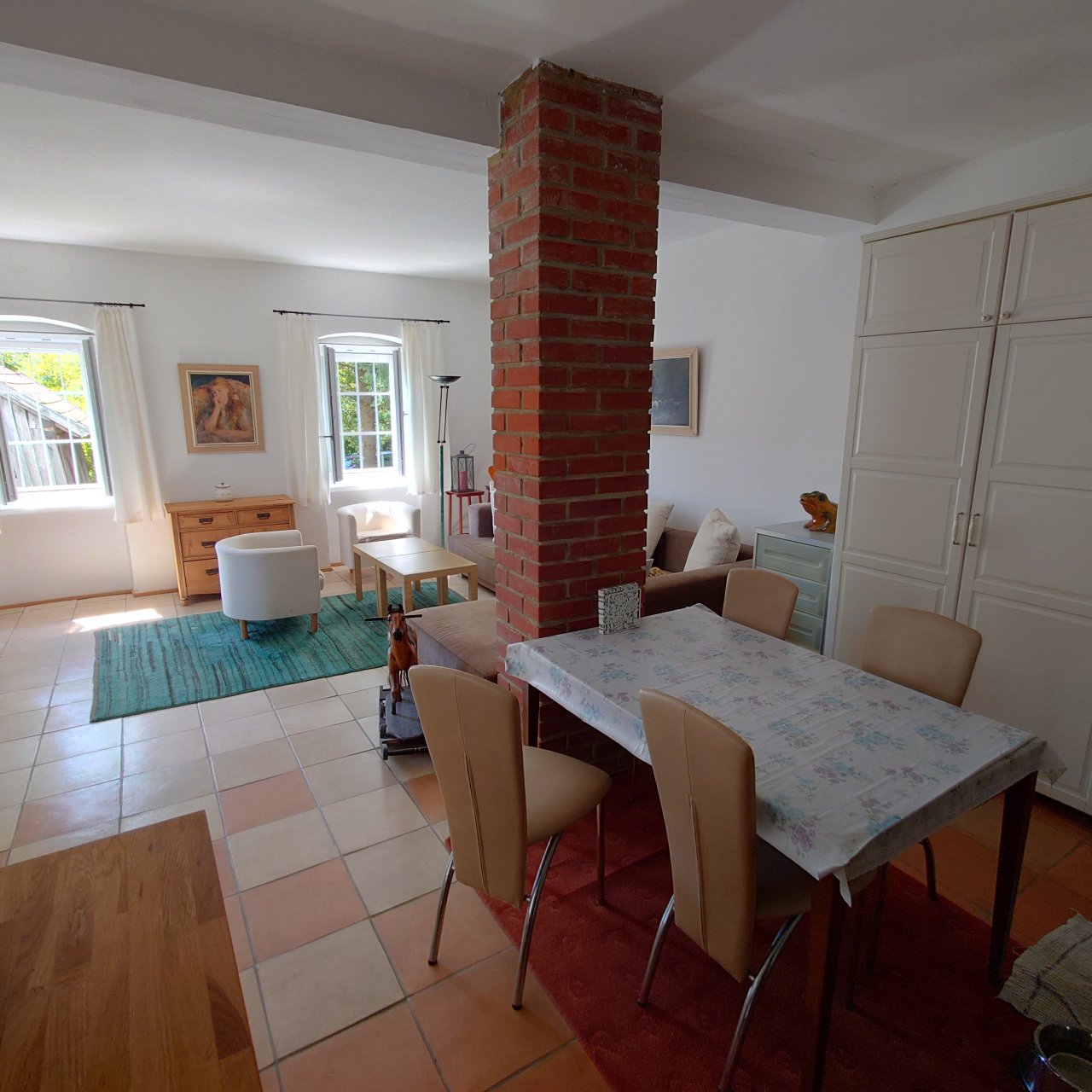 Renoviertes Herrenhaus mit großem Grundstück, ideal für Pferdebesitzer & Ruhesuchende (HCM112-3) — living room