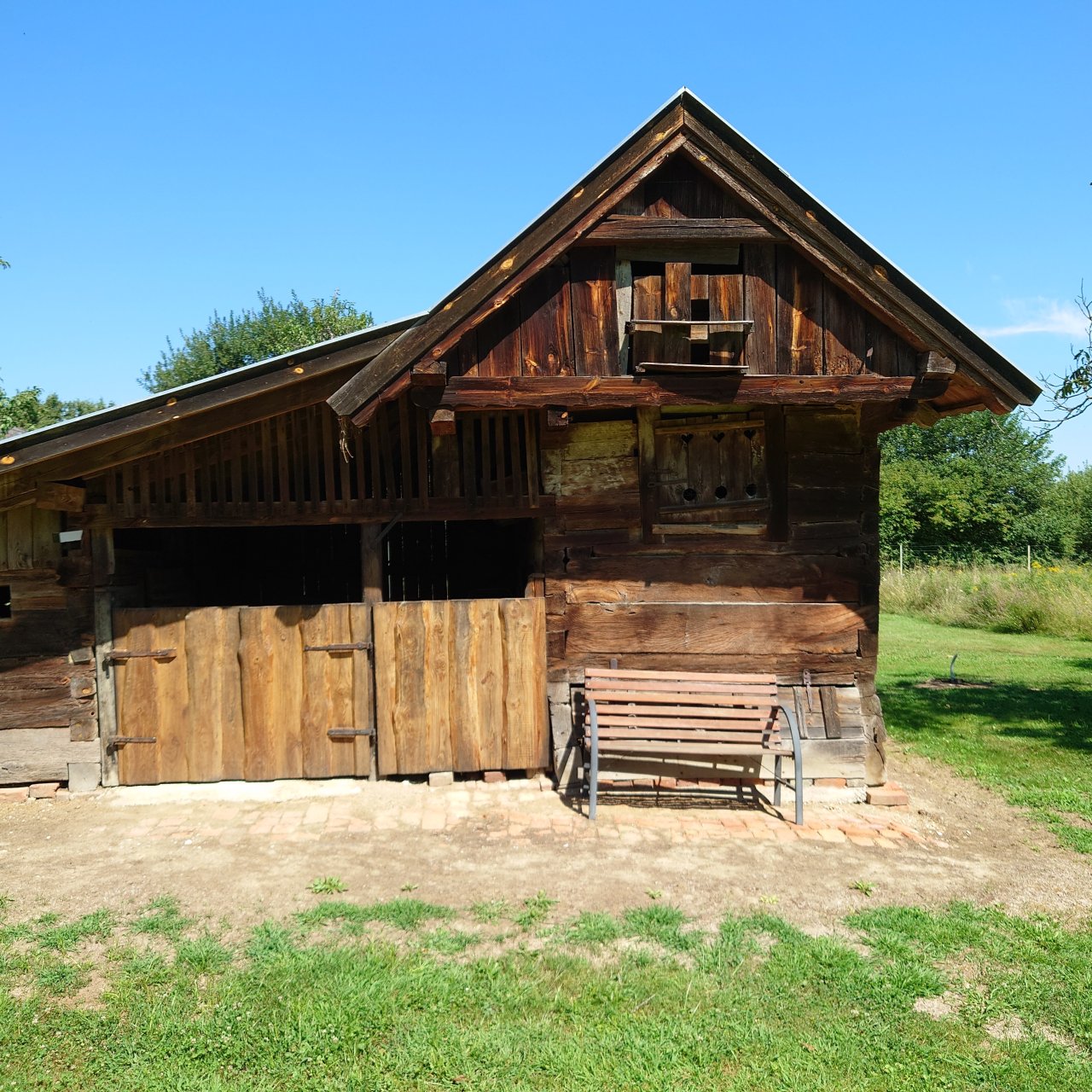 Renoviertes Herrenhaus mit großem Grundstück, ideal für Pferdebesitzer & Ruhesuchende (HCM112-3)