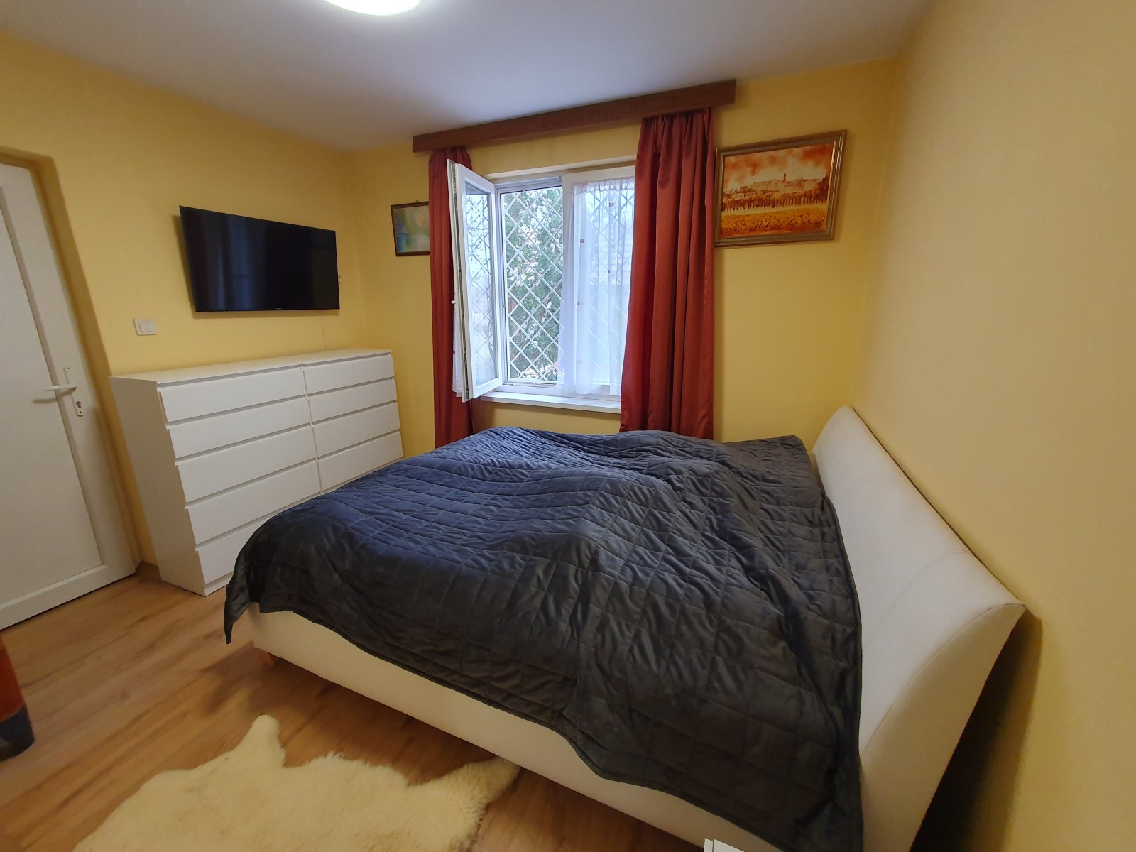 (BAA) Familienhaus mit Teich und großem Grundstück in Ruhelage (CM117-4)
