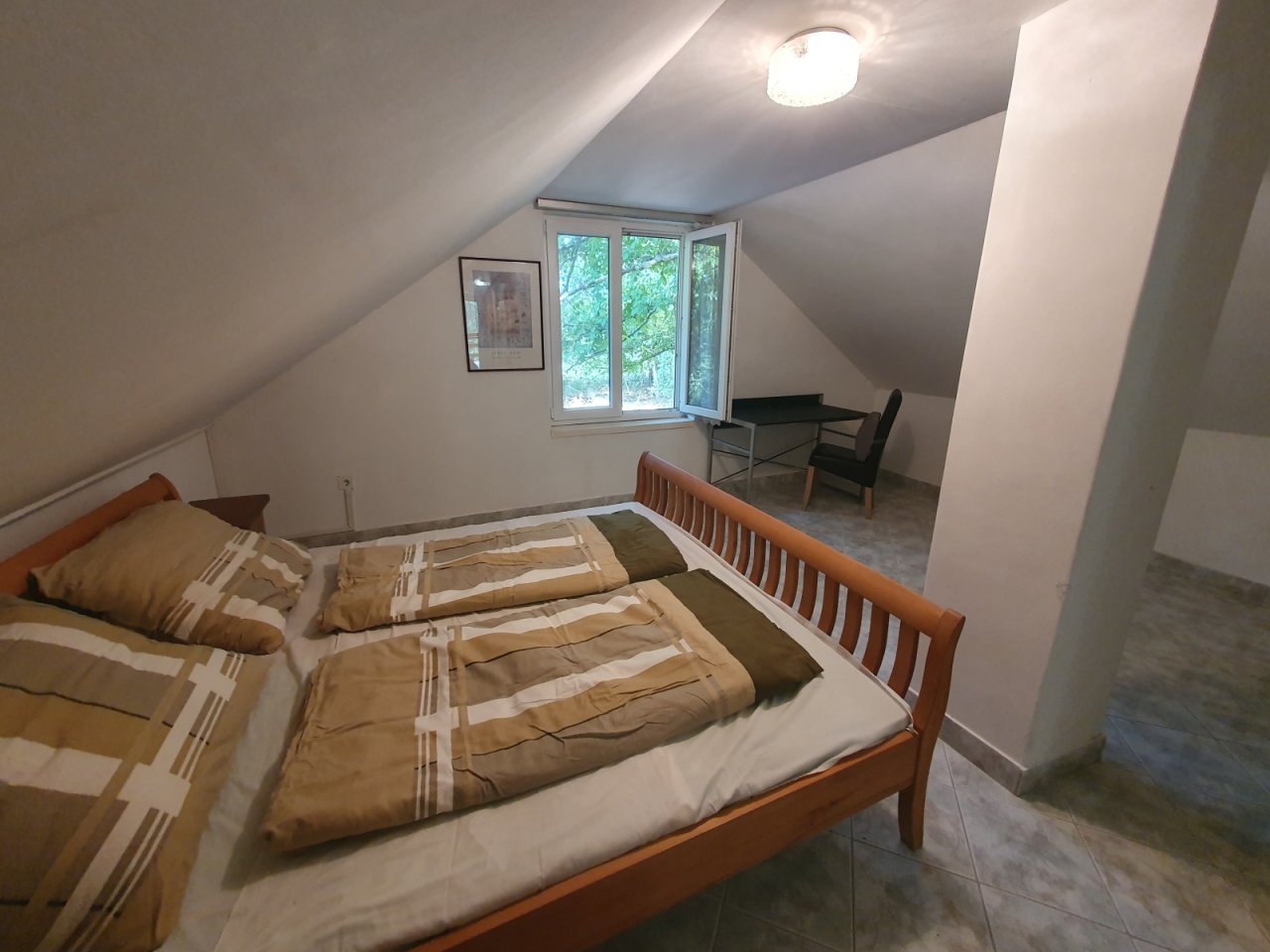 (BAA) Familienhaus mit Teich und großem Grundstück in Ruhelage (CM117-4)
