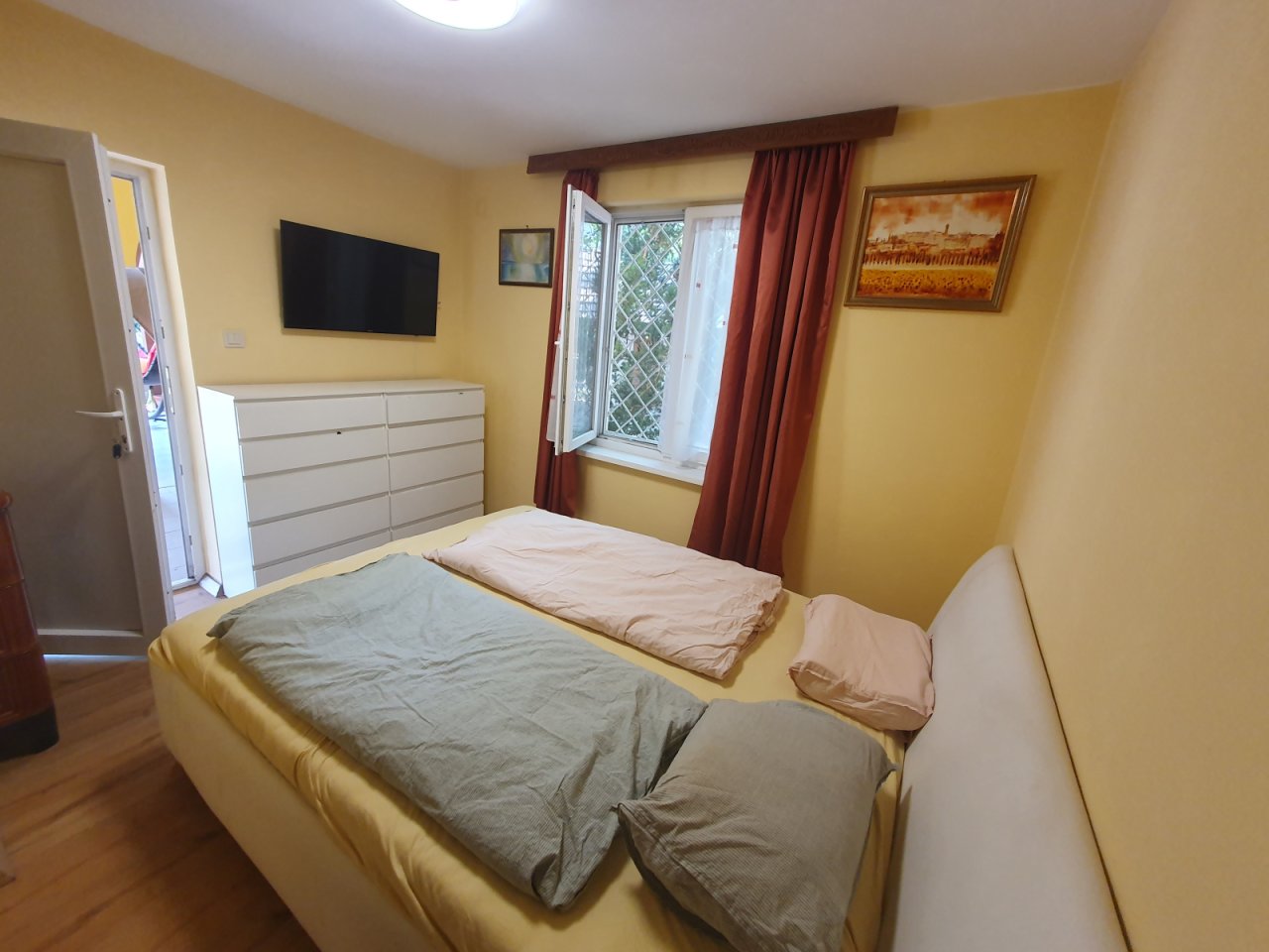 (BAA) Familienhaus mit Teich und großem Grundstück in Ruhelage (CM117-4)