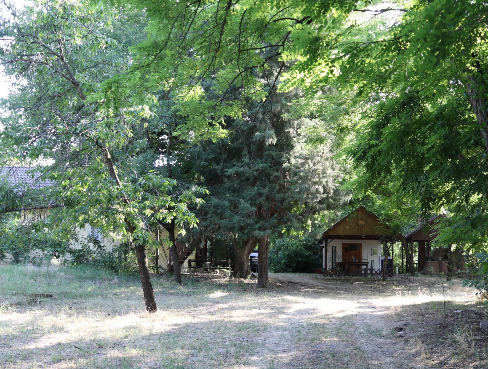 (BAA) Familienhaus mit Teich und großem Grundstück in Ruhelage (CM117-4)