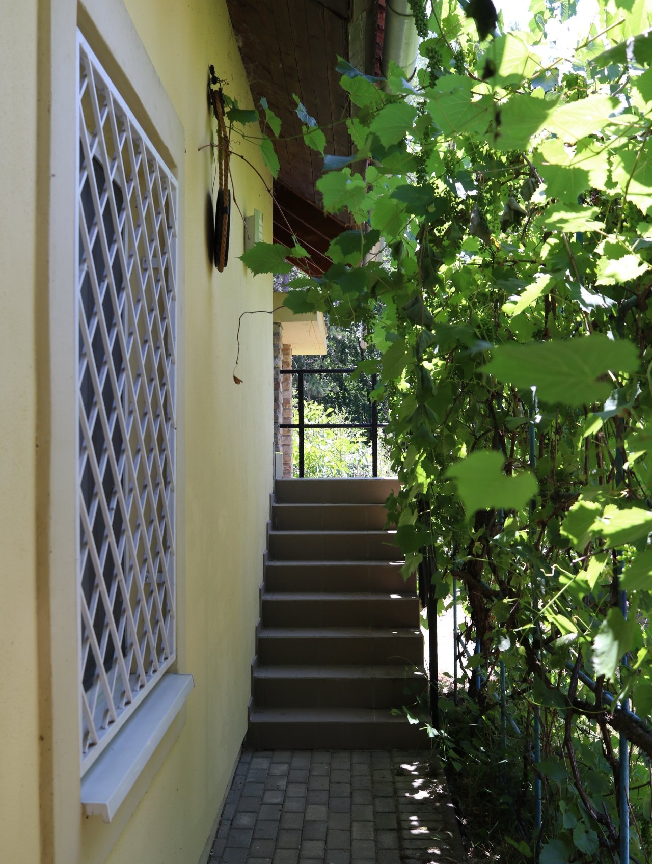 (BAA) Familienhaus mit Teich und großem Grundstück in Ruhelage (CM117-4)