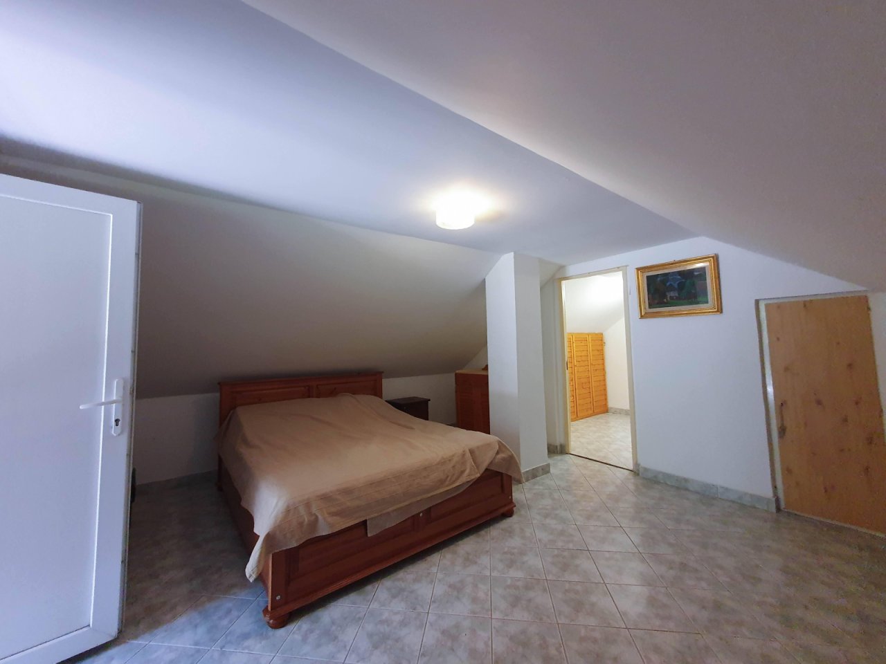 (BAA) Familienhaus mit Teich und großem Grundstück in Ruhelage (CM117-4)