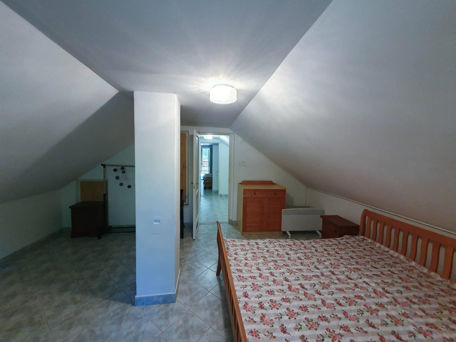 (BAA) Familienhaus mit Teich und großem Grundstück in Ruhelage (CM117-4)