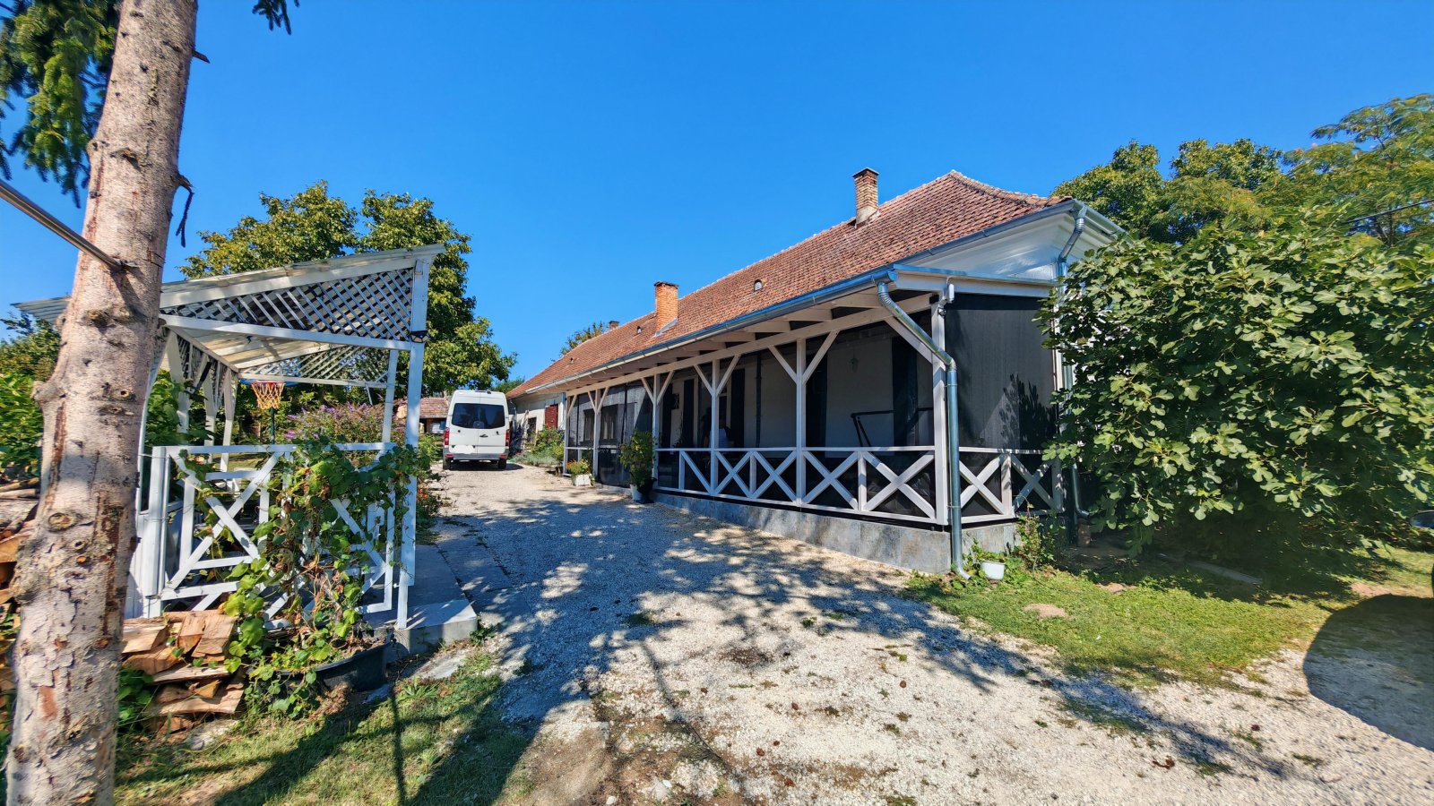 (BAA) Traumanwesen in Ungarn: 25.800 m² Grundstück, 180 m² Wohnfläche – ideal für Pferdehaltung und Selbstversorger (AAA)