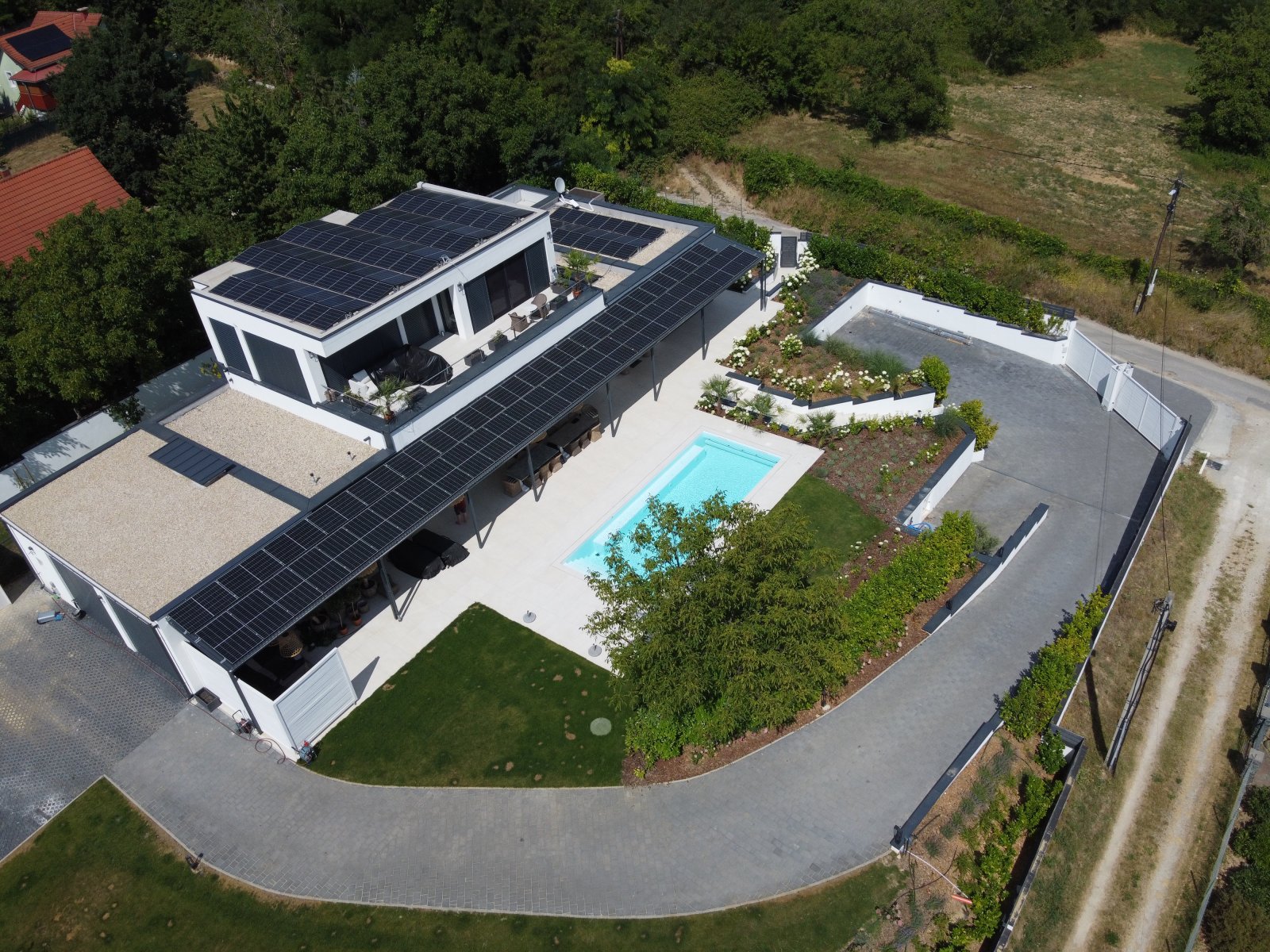 Traumhaftes Designer-Anwesen über dem Balaton mit Seeblick & eigenem Bootsliegeplatz
