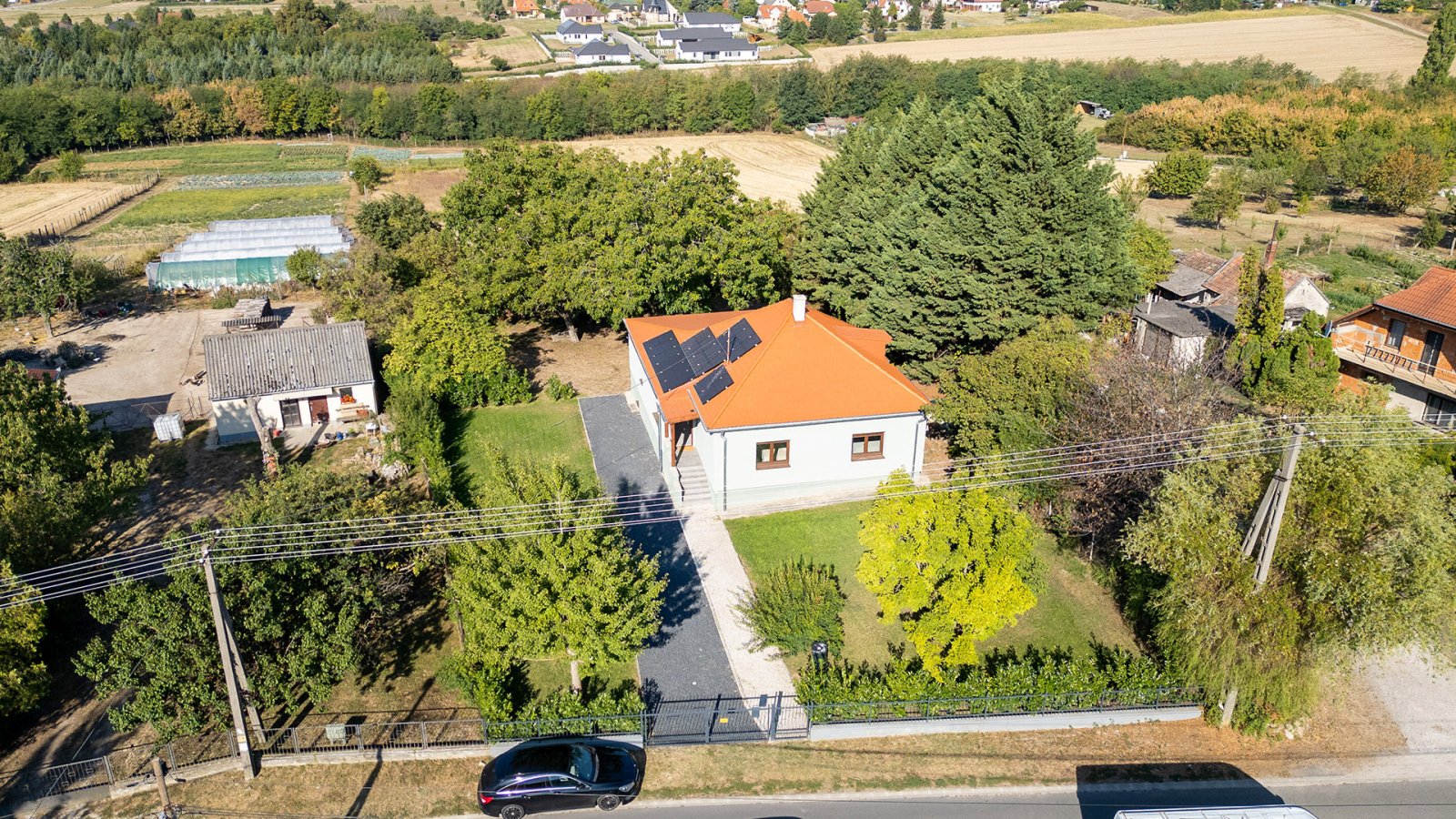 Komplett renoviertes Familienhaus in guter Wohnlage (AAA)