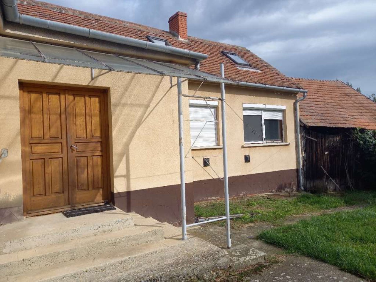 Ungarisches Landhaus in guter Ortslage als Kapitalanlage (ABA) (WH1487)