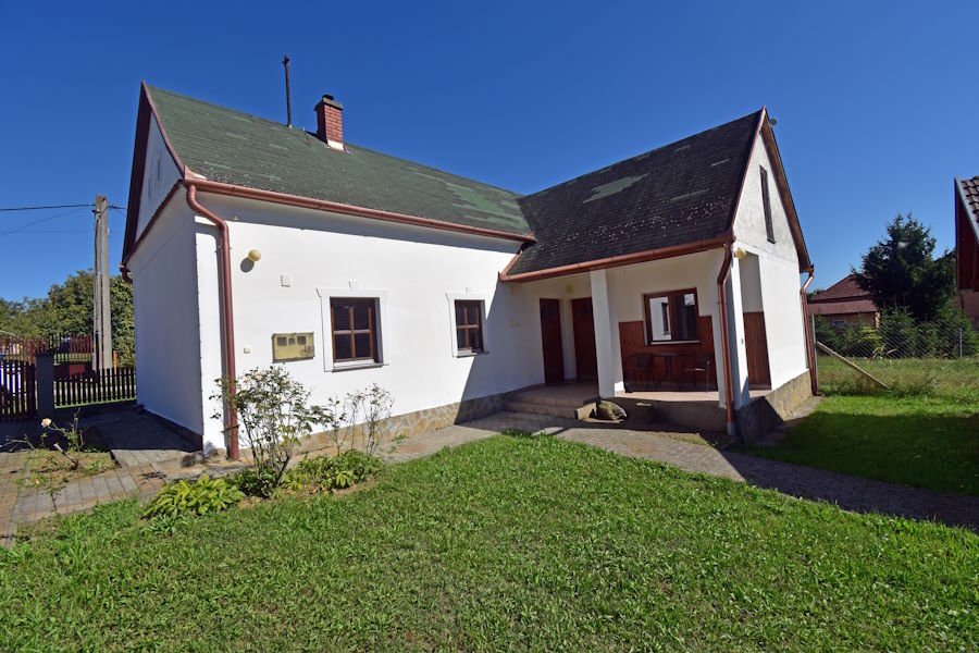 Bauernhaus in ruhiger Lage, großes Grundstück &amp; Halle (BBA-FER0610)