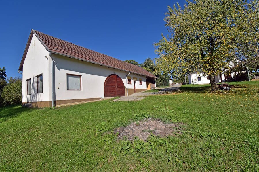 Bauernhaus in ruhiger Lage, großes Grundstück & Halle (BBA-FER0610) (FER0610)