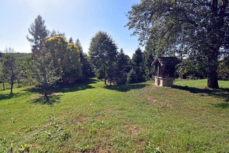 Bauernhaus in ruhiger Lage, großes Grundstück & Halle (BBA-FER0610) (FER0610)