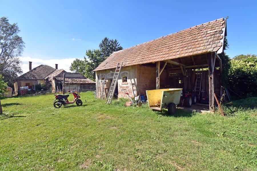 2 Landhäuser nebeneinander, eins bereits renoviert (BBA-FER0910) (FER0910)