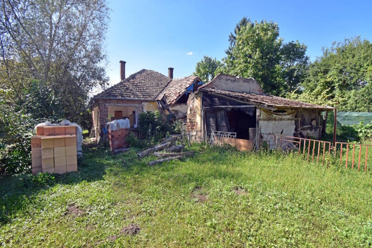 2 Landhäuser nebeneinander, eins bereits renoviert (BBA-FER0910) (FER0910)