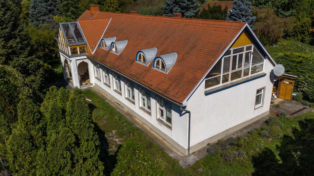 (AAA) Historisches Gebäude als Atelier, Seminarhaus oder großes Wohnhaus (AAA) (33852)