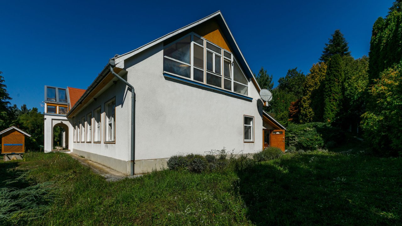 (AAA) Historisches Gebäude als Atelier, Seminarhaus oder großes Wohnhaus (AAA) (33852)