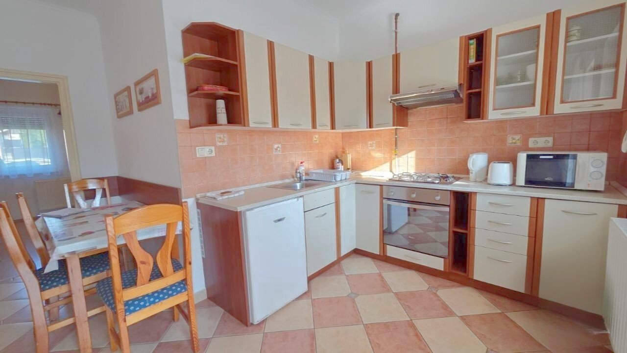 Exklusives und Gepflegtes Familienhaus in ruhiger, zentraler Lage Nähe Balaton (IB25204)