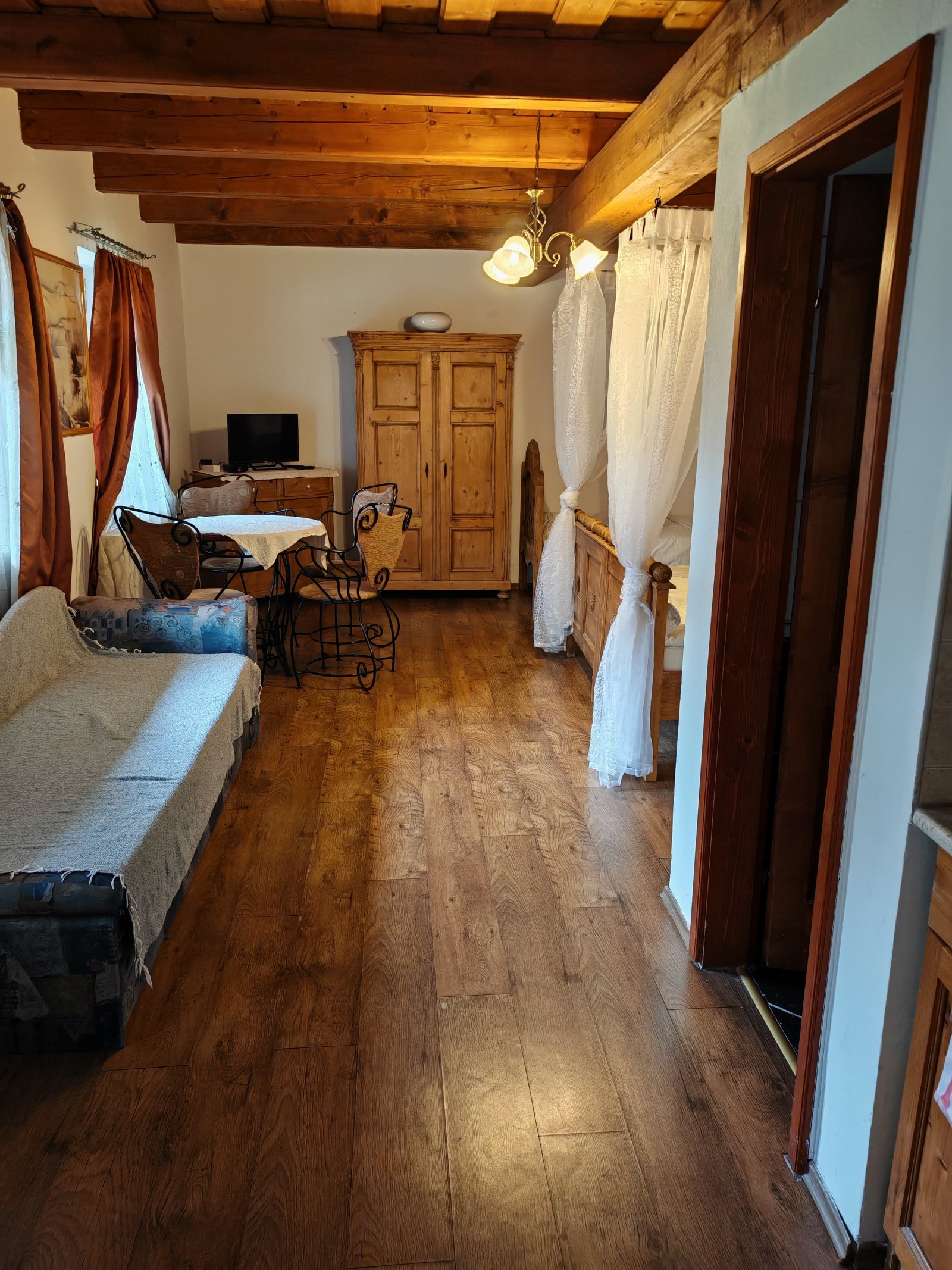 Historisches Landhaus mit 4 Gäste-Apartments Nähe Österreich (AAA)