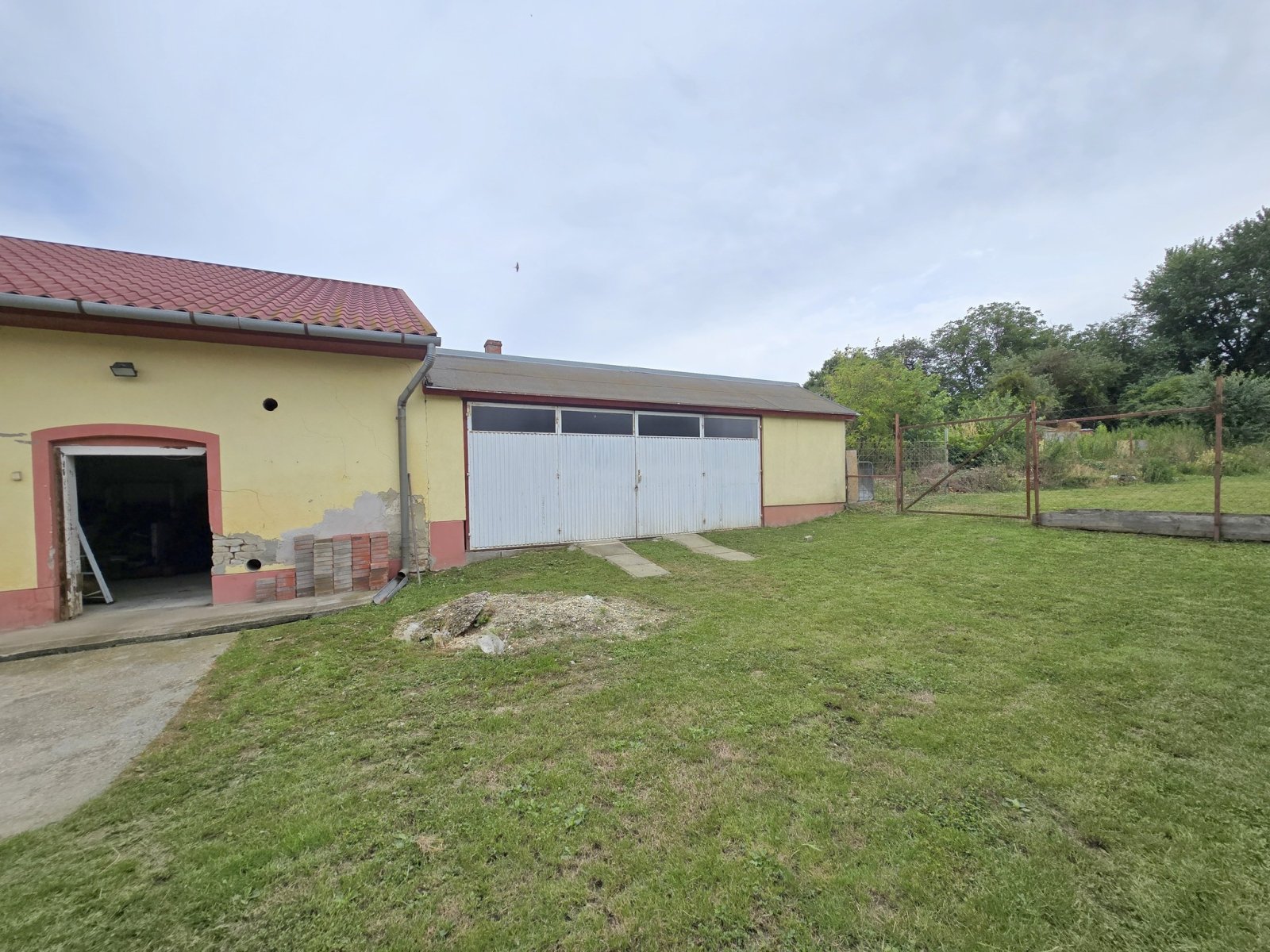 (ABA) Großes Familienhaus in schöner & ruhiger Lage