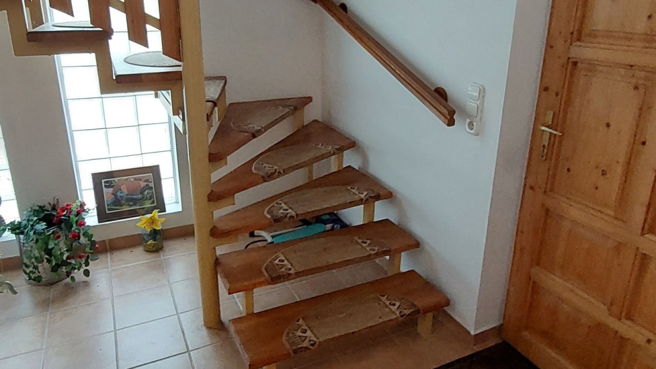 (AAA) Großzügiges Familienhaus in Seenähe und trotzdem ruhg gelegen (33557)