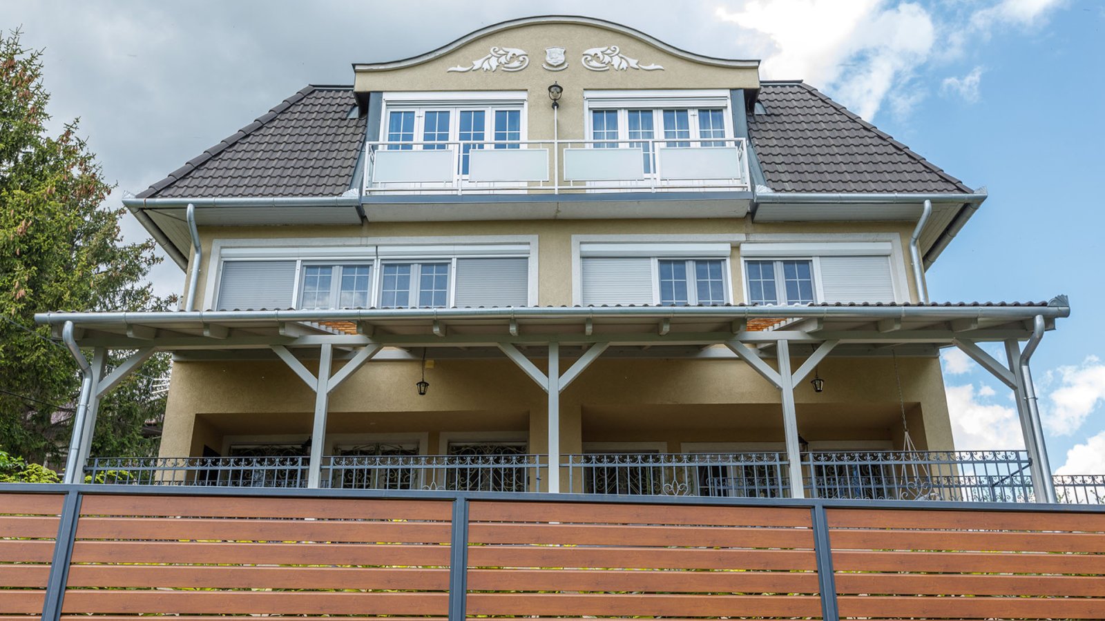 (AAA) Großes Stadthaus mit Balaton-Panorama und Geschäftsmöglichkeiten