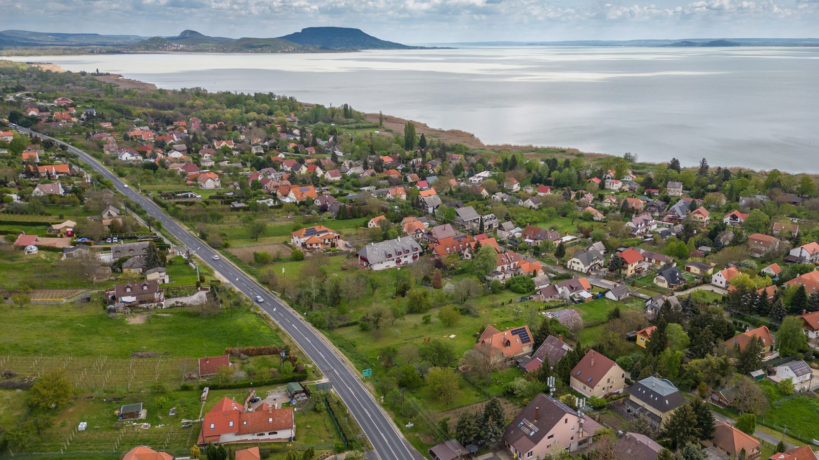(AAA) Großes Stadthaus mit Balaton-Panorama und Geschäftsmöglichkeiten (33561)