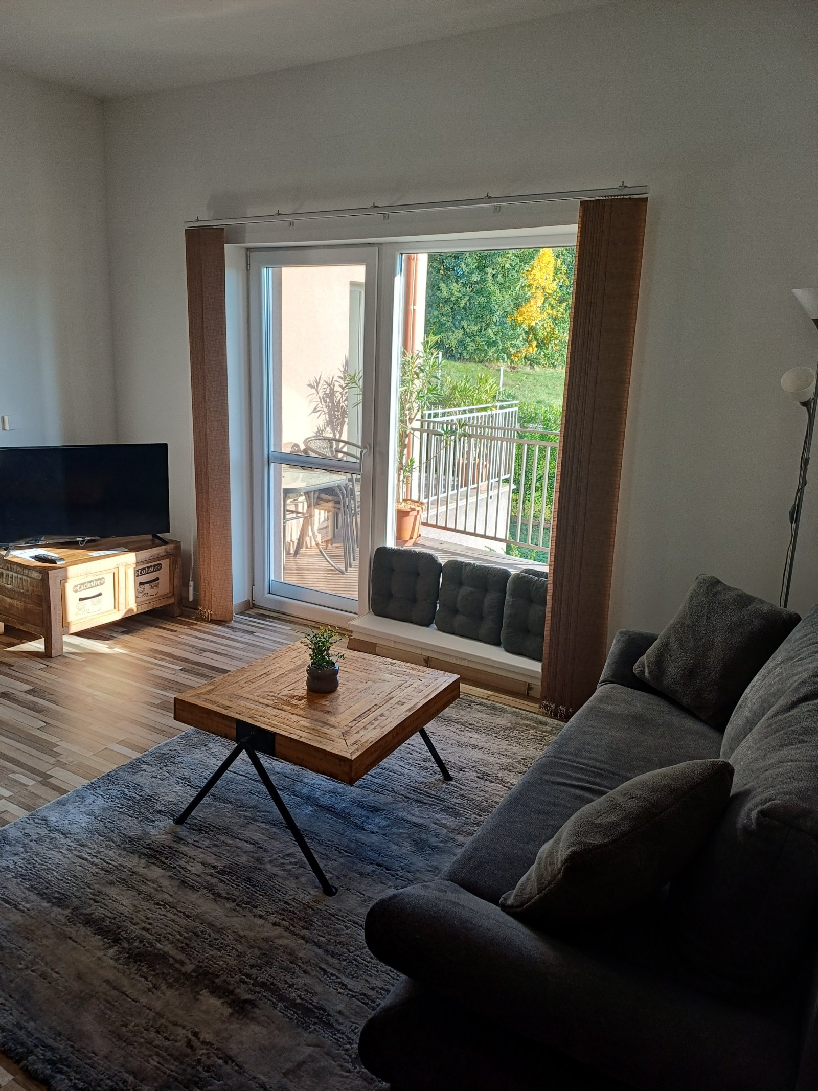 (AAA) Neuwertige Wohnung im Kurort mit Panoramablick / Erdgeschoss (KK006-M)