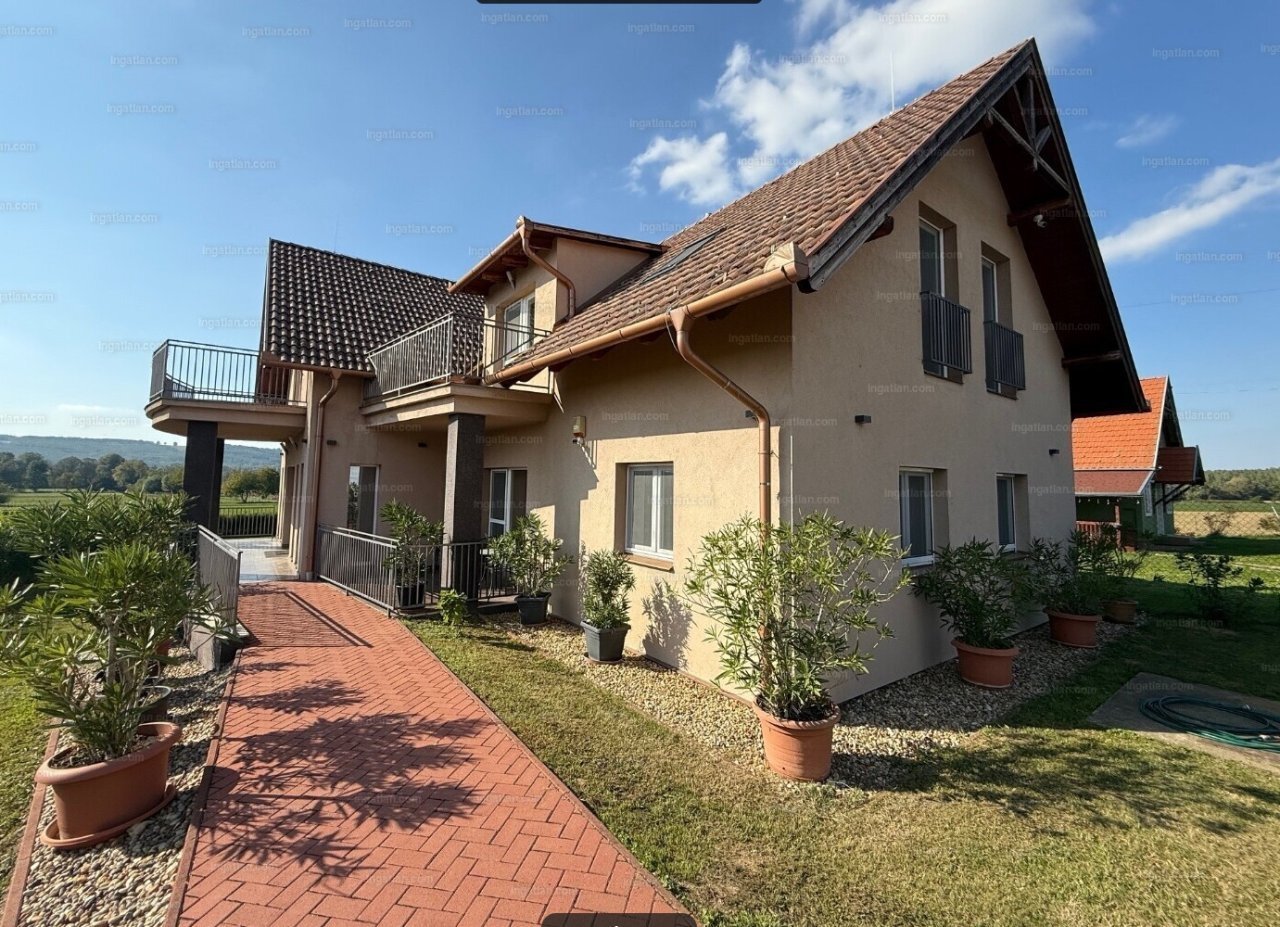(AAA) Neuwertige Wohnung im  Kurort mit Panoramablick (KK009-M)