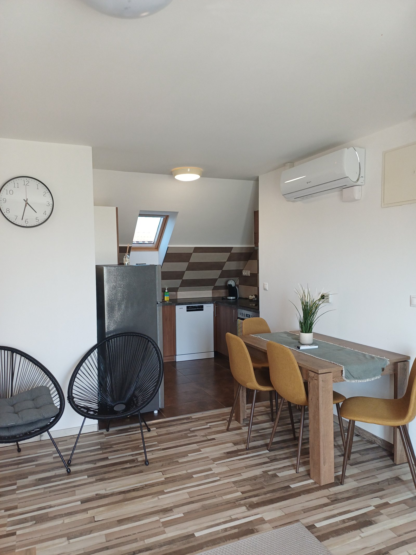 (AAA) Neuwertige Wohnung im Kurort mit Panoramablick (KK009-M)