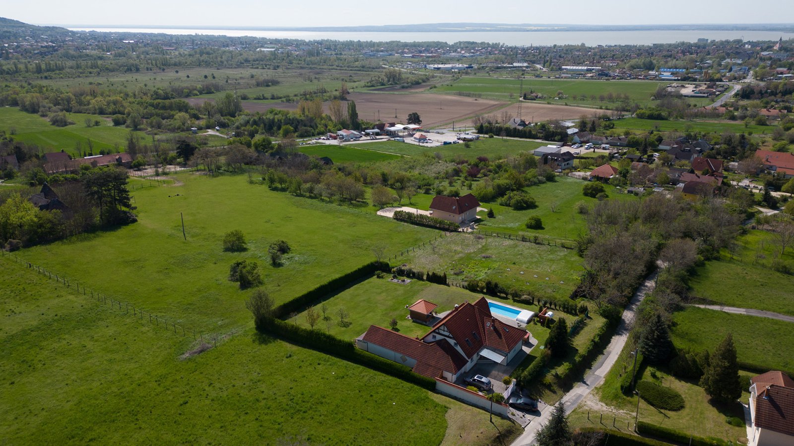 (AAA) Luxuriöses Anwesen am Nordufer mit Seepanorama (33562)