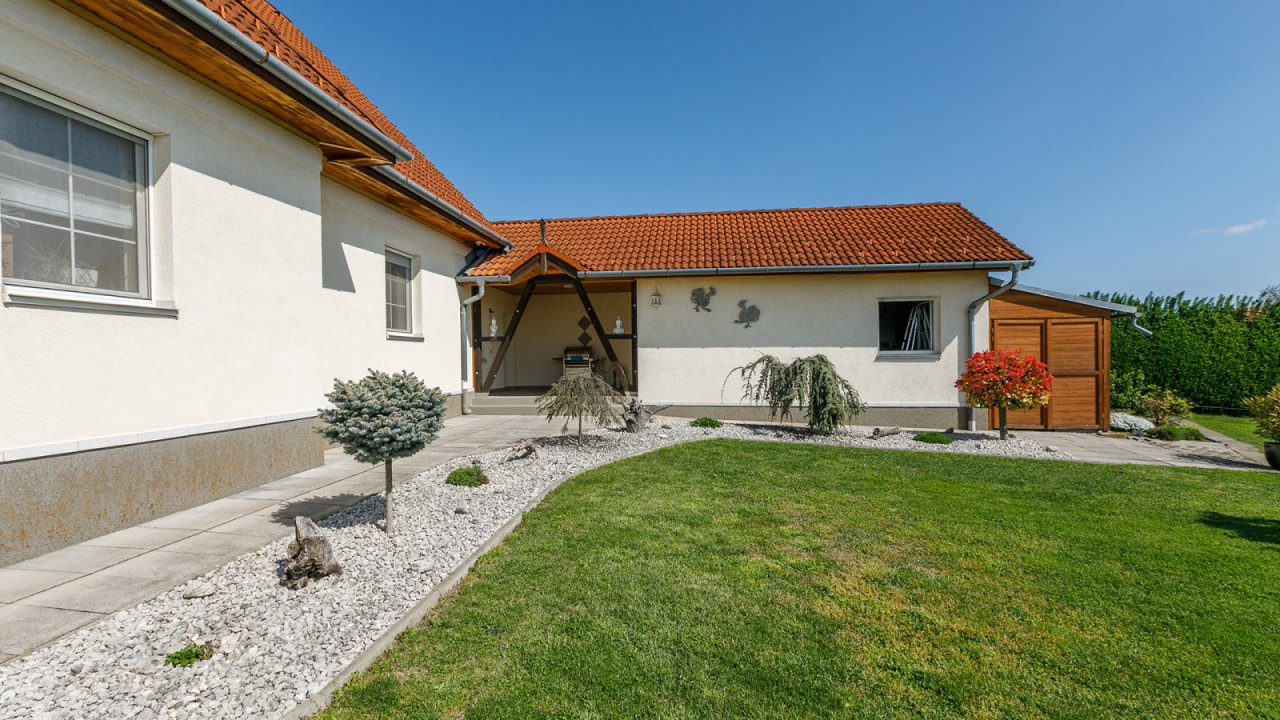 (AAA) Luxuriöses Anwesen am Nordufer mit Seepanorama (33562)