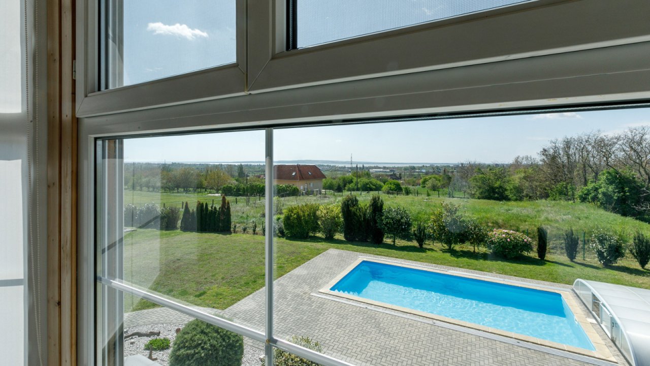 (AAA) Luxuriöses Anwesen am Nordufer mit Seepanorama (33562)