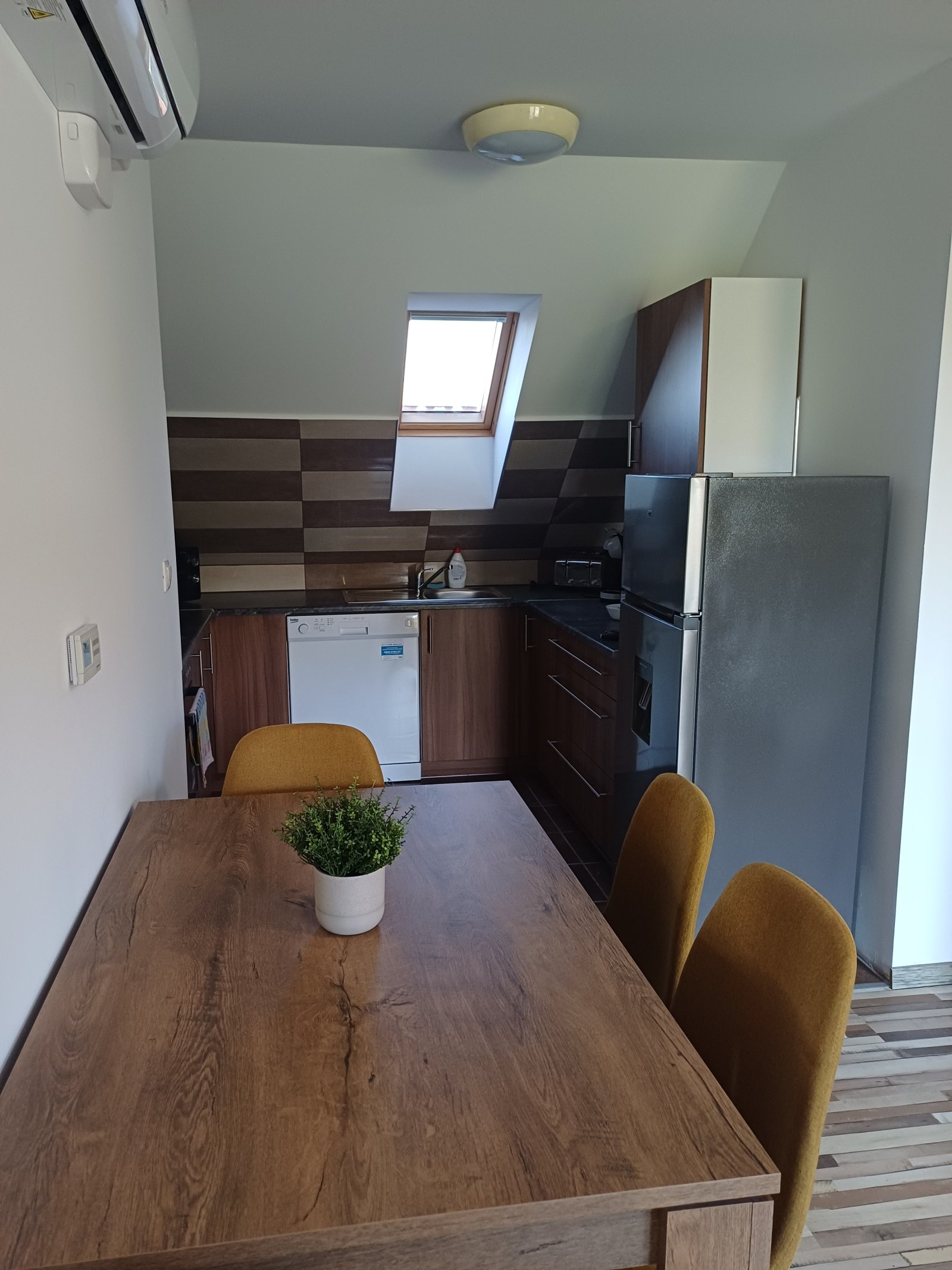 (AAA) Neuwertige Wohnung im Kurort mit Panoramablick (KK008)