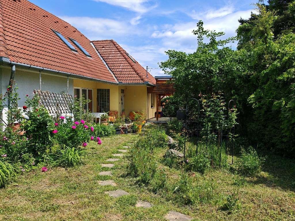 (ABA) Sehr geräumiges Haus in ruhiger, grünen Wohngegend