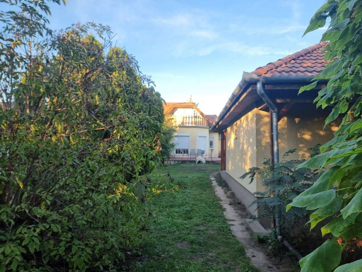 (AAA) Renoviertes Landhaus vor den Toren von Budapest
