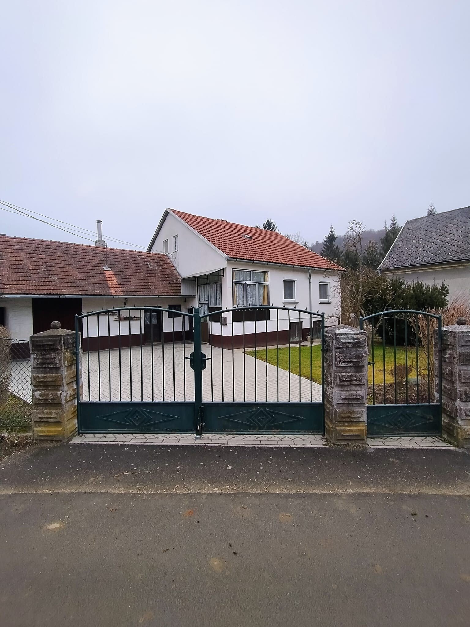 (AAA) Einfamilienhaus am Ufer des Szölnök-Streifens