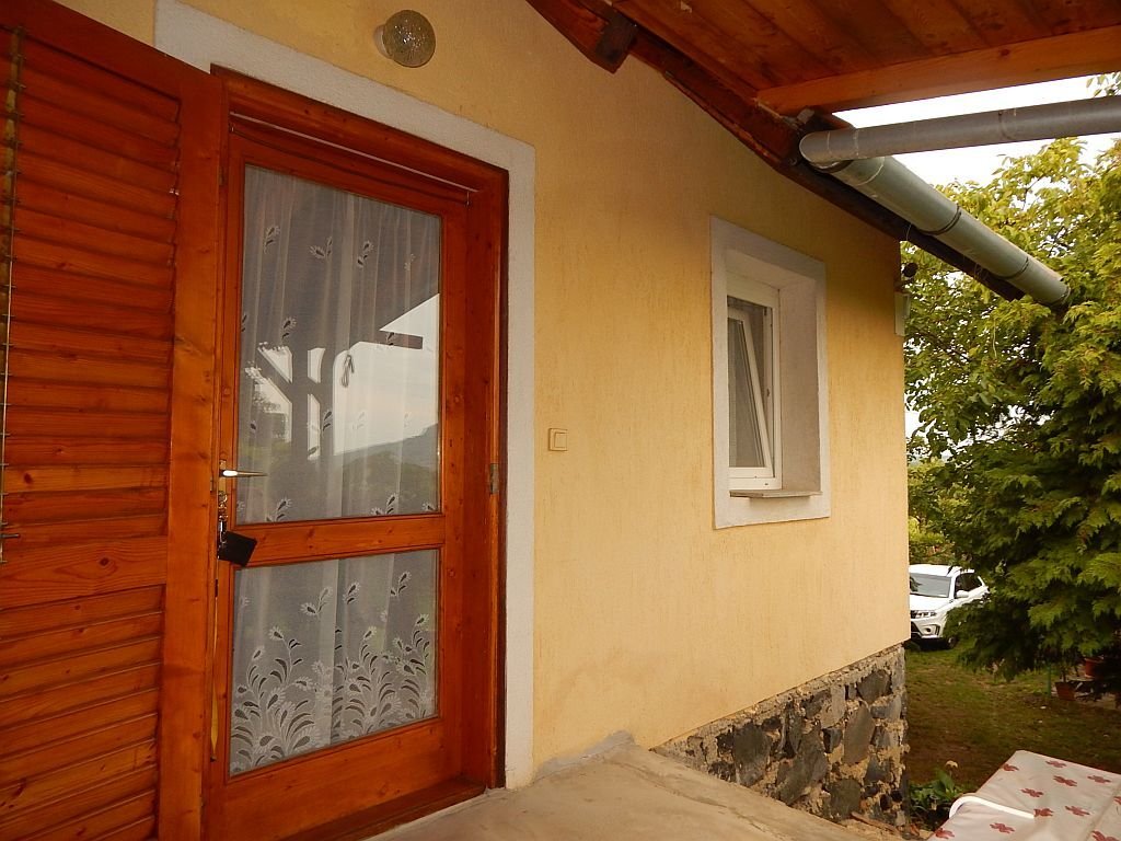 (ABA) Idealer Rückzugsort in Ungarn: Weinberghaus mit Panoramablick
