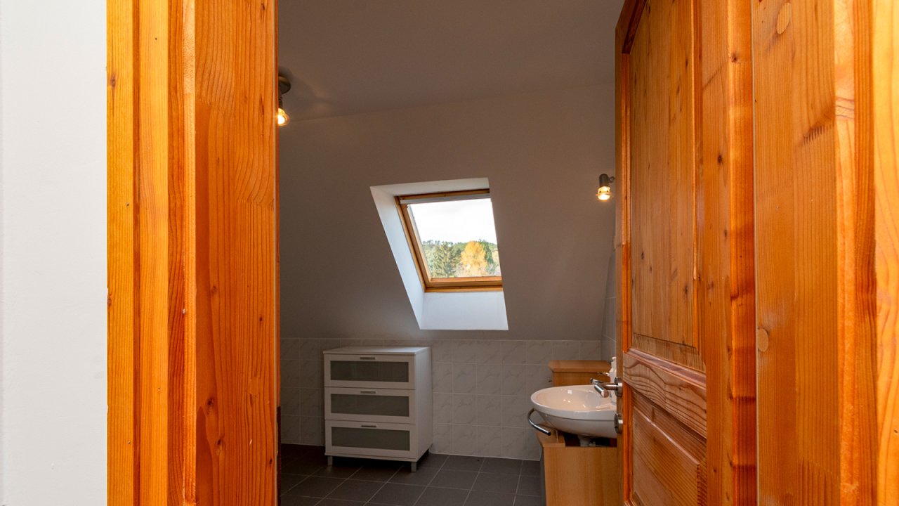 (AAA) Solides, helles Apartmenthaus in sehr guter Lage (33772-2)