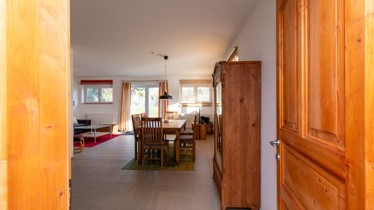 (AAA) Solides, helles Apartmenthaus in sehr guter Lage (33772-2)