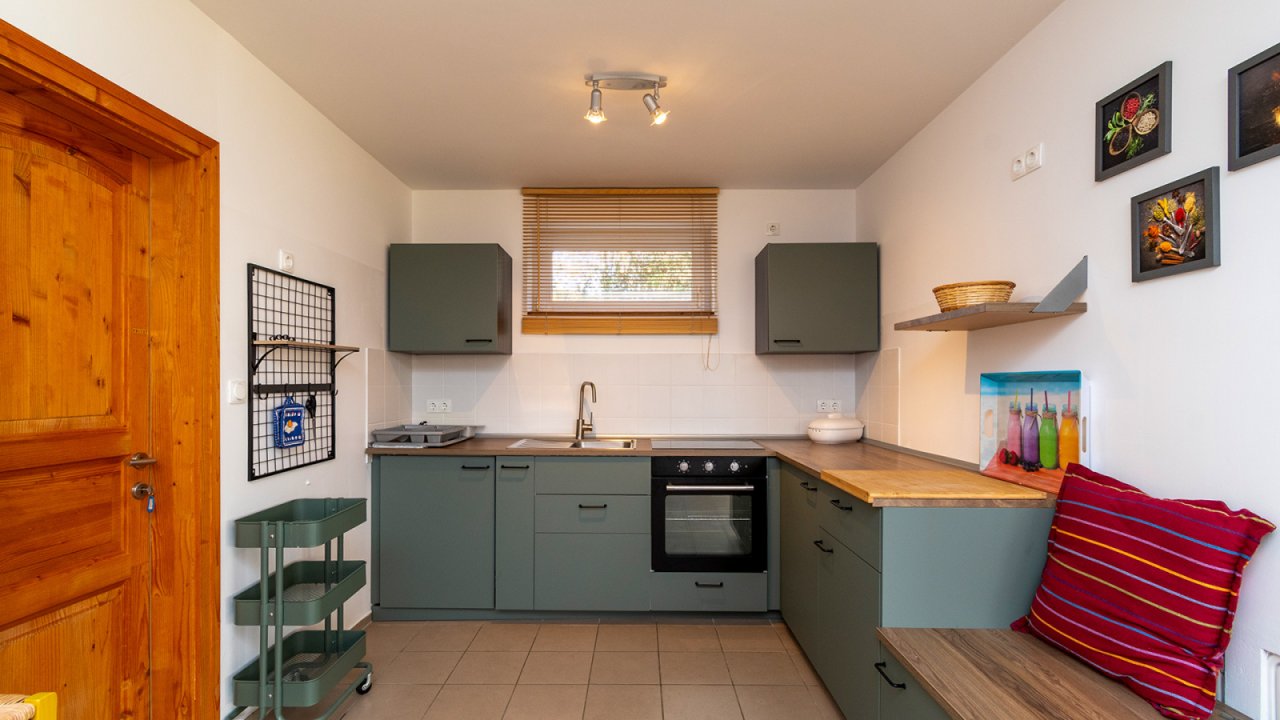 (AAA) Solides, helles Apartmenthaus in sehr guter Lage (33772-2)