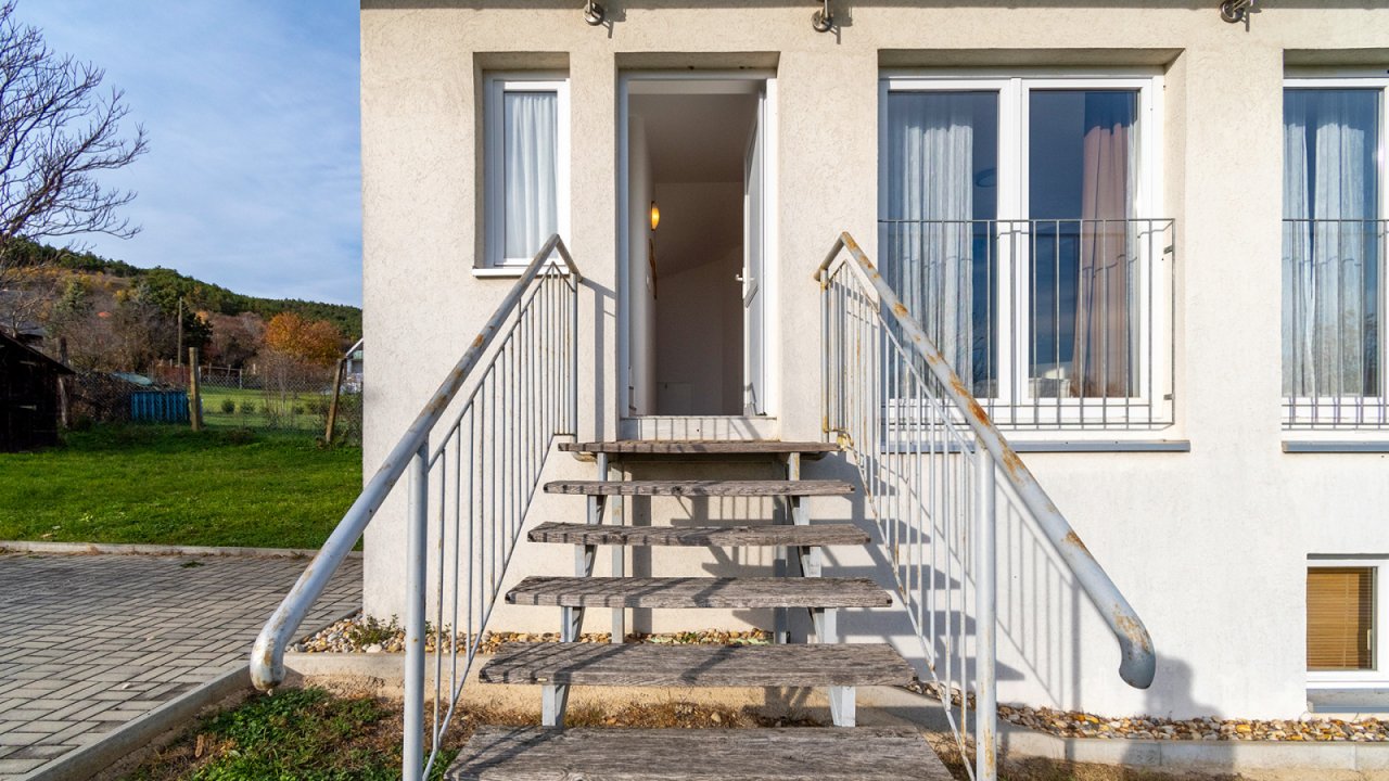 (AAA) Solides, helles Apartmenthaus in sehr guter Lage (33772-2)