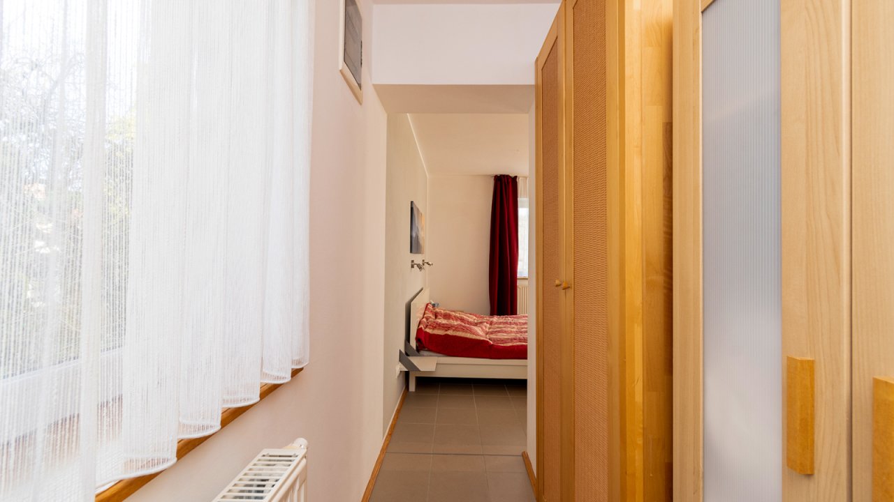 (AAA) Solides, helles Apartmenthaus in sehr guter Lage (33772-2)