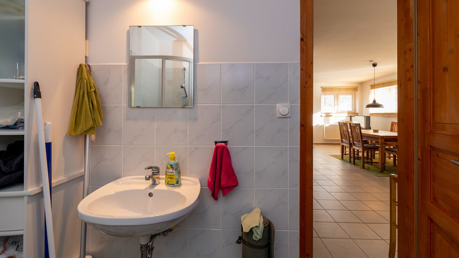 (AAA) Solides, helles Apartmenthaus in sehr guter Lage (33772-2)