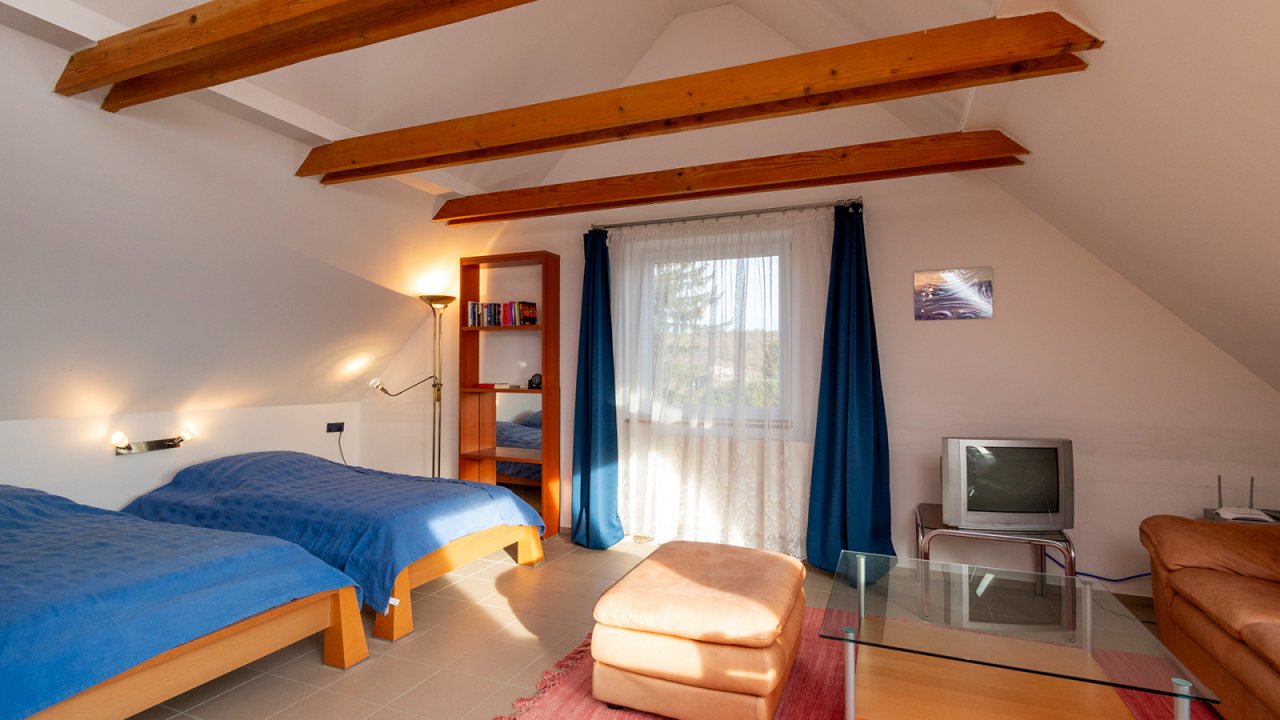 (AAA) Solides, helles Apartmenthaus in sehr guter Lage (33772-2)